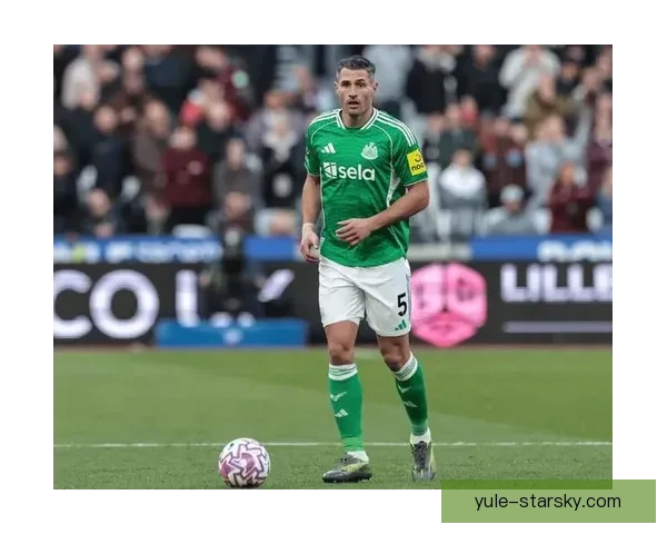 TA称纽卡冬窗停滞求多面后卫